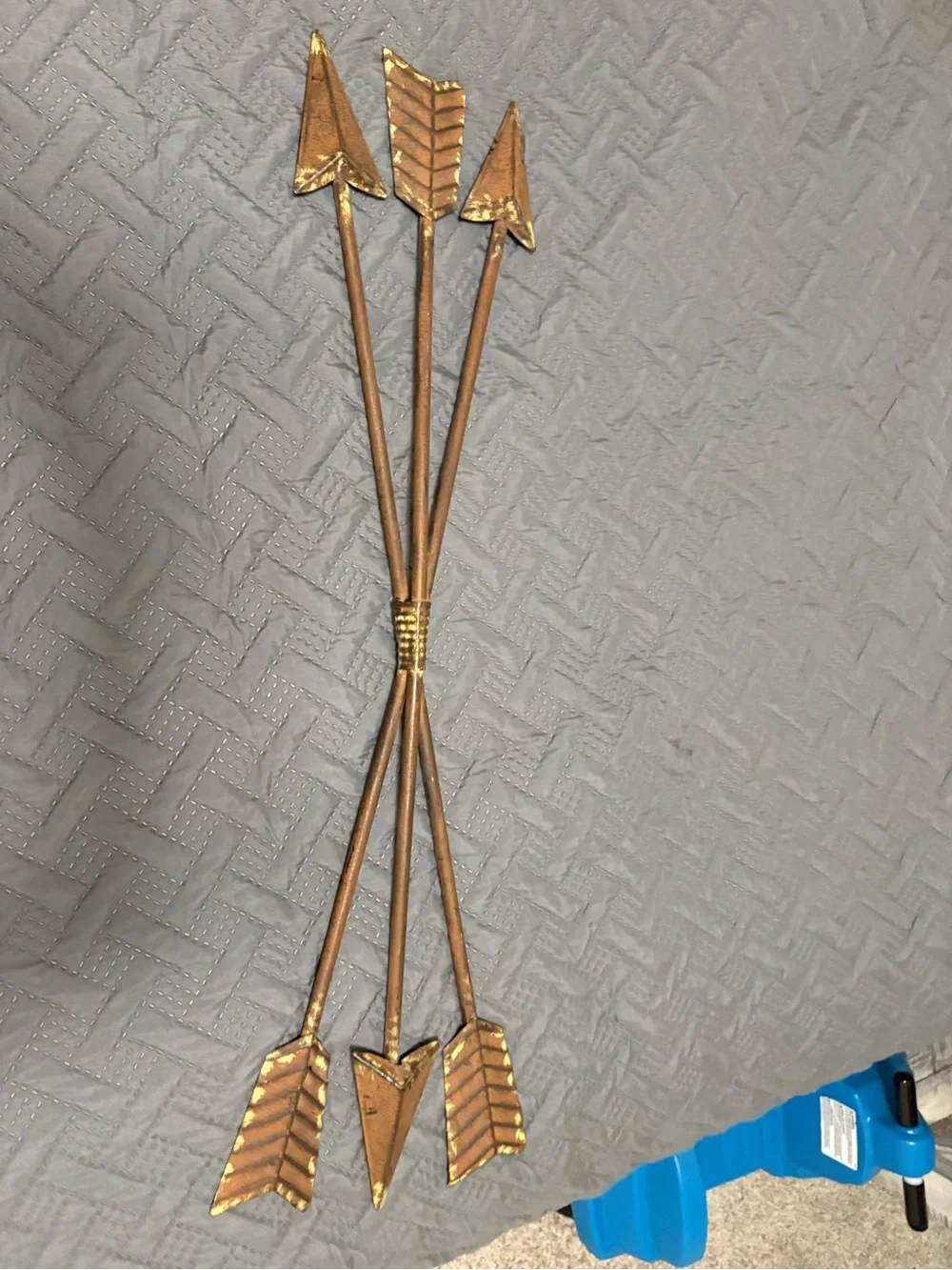 Metal Arrow Wall Decor - Elegant Trio Arrow Accent